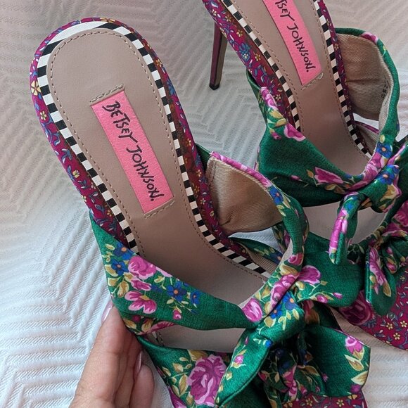 Betsey Johnson The Rumors Floral Dress Sandal Slip-On Mules Size 8.5 - Picture 4 of 10